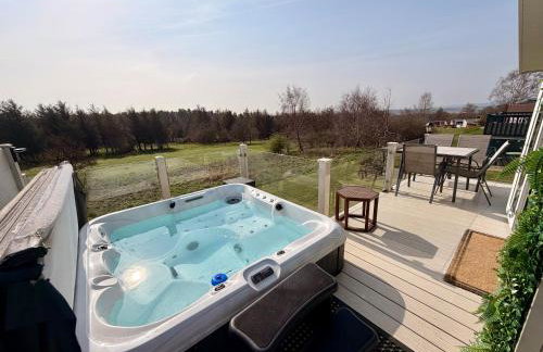 Hot Tub Lodge with Panoramic Views & Free Golf - Foto 2