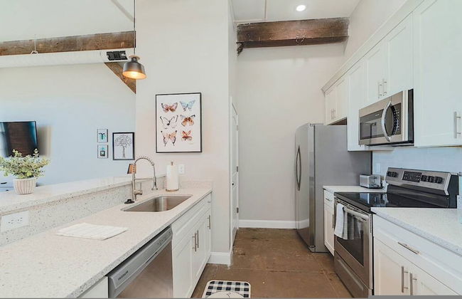 Breakfast Tiffany s Downtown Newport News - Foto 3