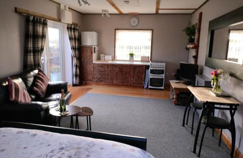 The Hideaway with hot tub - Foto 18