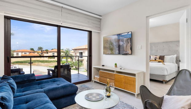 NEW Modern 1BR 1BA Gold Coast Pool GYM Tennis - Foto 3, Habitación