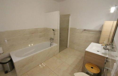 Villa 'Valle del Sol' with private swimming pool and coast views! - Foto 27