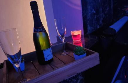 RoyalSpa appartement d'amour avec jacuzzi privatif - Foto 3