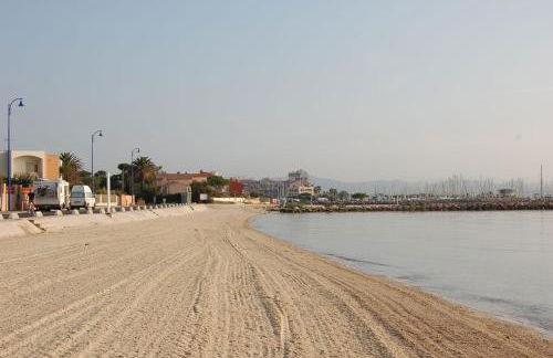 Port Hyeres Duplex plein Sud 200 M2 et 100 M2 de terrasse - Foto 33