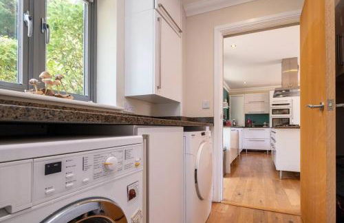 Stunning 5-bed 3-bath house close to the sea! - Foto 47