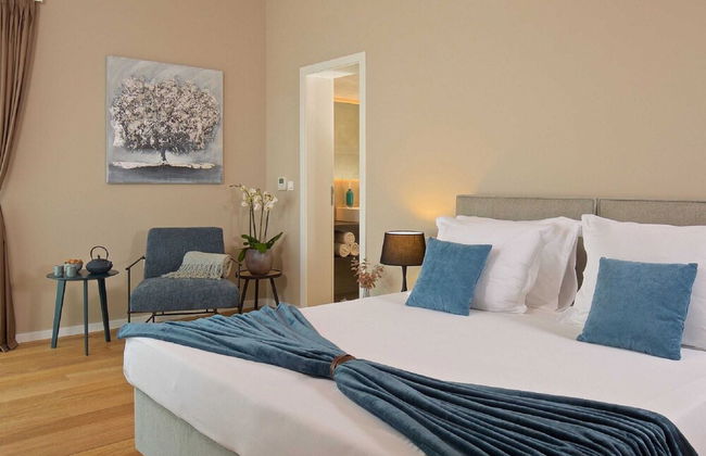 Enticing Holiday Home in Brtonigla with Hot Tub - Photo 9