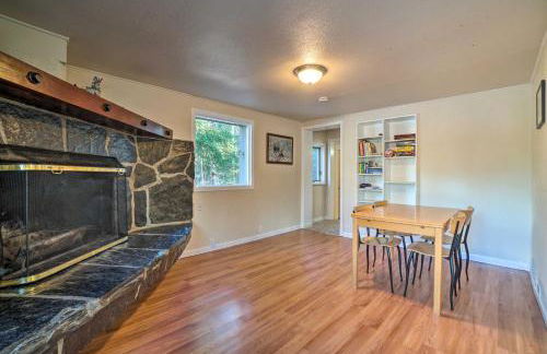 Peaceful Mountain-View Home - Walk to Kenai Lake! - Foto 11