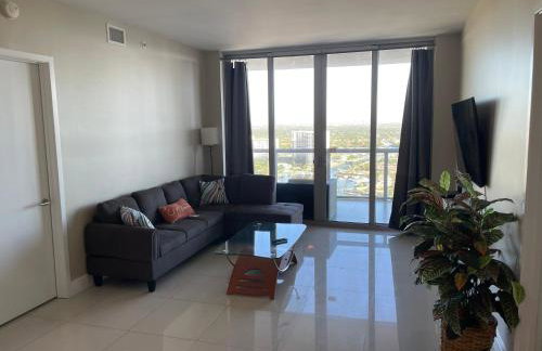 Stunning Penthouse Suite Waterfront 2BD 2BA - Foto 9