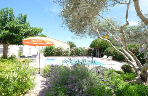 pleasant holiday rental with swimming pool, in moulès, near arles, between the camargue and the alpilles – 6 people - Foto 2