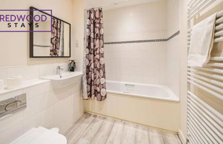 Premium Serviced Apartment in Basingstoke Town Centre, Free Parking By Redwood Stays - Foto 13