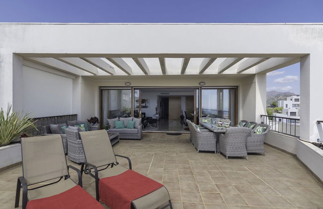 Great Penthouse Near Beach - Photo 17