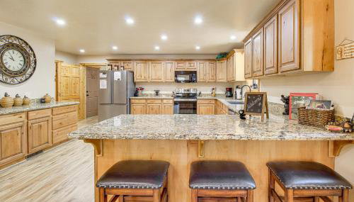 Rustic Lakeside Cabin on 3 Acres with Nature Views! - Foto 3