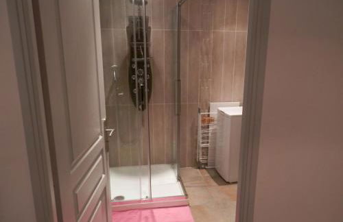 CHALET INDIVIDUEL TRES ENSOLEILLE AU CALME VUE IMPRENABLE - Foto 10