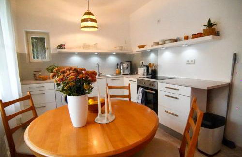 Beheizter Whirlpool und Panoramafenster vom Bett ins Grüne! - Foto 4