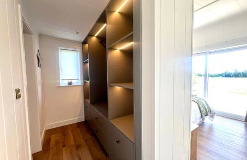 Phoenix Lodge - Luxury 2 ensuite bedrooms, lakeside views - Foto 9