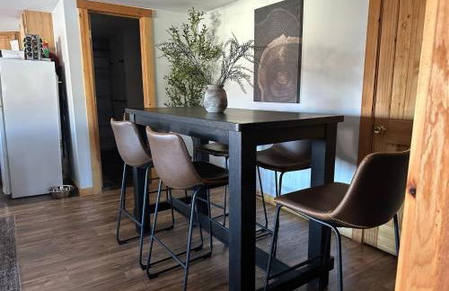 The Chalet - Spacious 7 bedroom near Sugarloaf, on Snowmobile and UTV trails, Hiking, Golf and Flagstaff Lake across the street - Foto 38