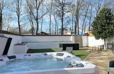 The Hot Tub Townhouse by Holiday Heim - Photo 48