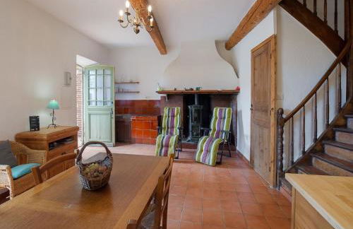 Charming Holiday Home in Tautavel with Balcony - Photo 9