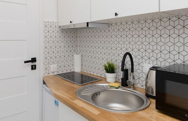 Studio Warsaw Miączyńska by Renters - Photo 9