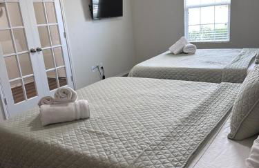 Perfect 4Bd with King Bed Vacation Home - Photo 16