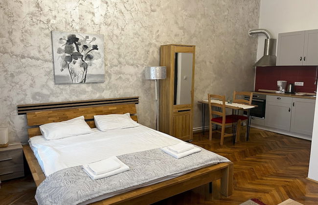 Mira Central Residence - Photo 10