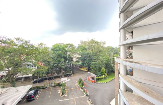 Spacious Studio Room at Beverly Dago Apartment - Photo 17