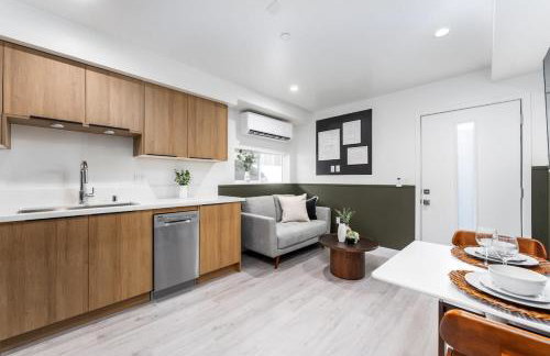 Cozy LA Getaway Fast Wi-Fi and Smart TV - Foto 1