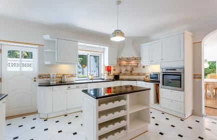 Bright 3 BDR Duplex House With Pool by LovelyStay - Foto 14