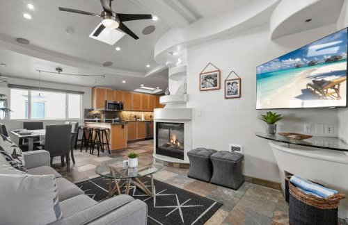 Stunning Oceanfront Boardwalk Condo - Spa, Steps2Beach, Parking & Fast Wifi! - Foto 24