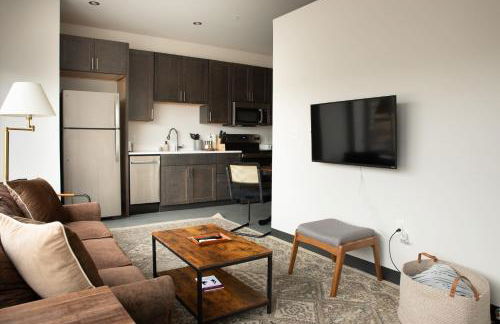 Deer District Studio Apt - One Block from Fiserv and Baird - Foto 8