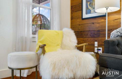 Pet Friendly East Cesar Chavez Home Near Downtown - Photo 11