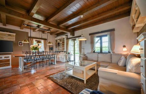 2 Bedroom Amazing Home In Vrtlinovec - Foto 3