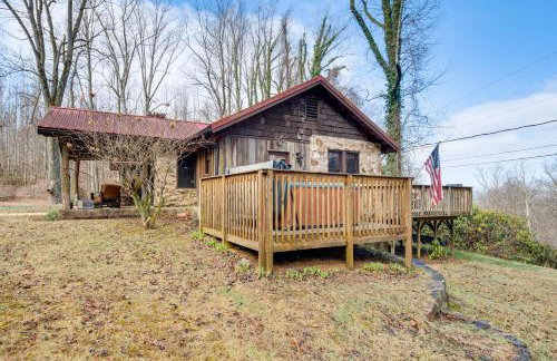 Peaceful Hendersonville Cabin - Hot Tub & Fire Pit - Foto 31