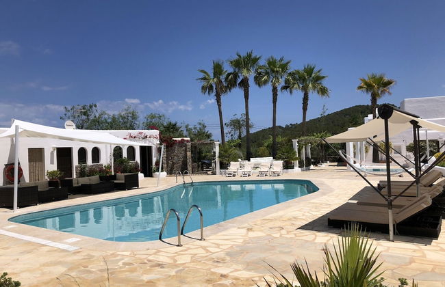 Lush Farmhouse in Sant Miguel de Balansat with Hot Tub & Private Pool - Foto 32