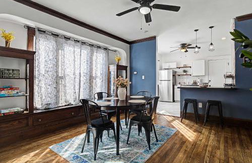 Modern & Cozy 2BR Retreat Near West Blvd - Foto 14