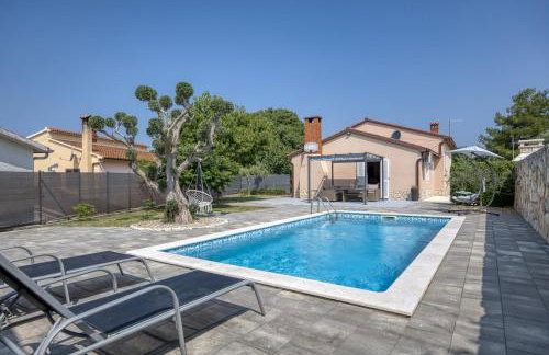 Romantic Studio Apartment with Private Pool - Foto 3