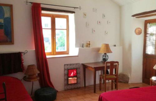 Maison charmante à Saint-Georges-de-Luzençon avec jacuzzi - Foto 6