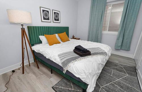 Spacious 3BR Family Oasis Sleeps 8 with Free Parking Near Medical District, Douglas Park and University of Illinois Chicago - Foto 36