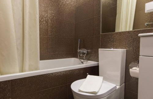 Central Lisbon Flat by Pink St - Photo 25