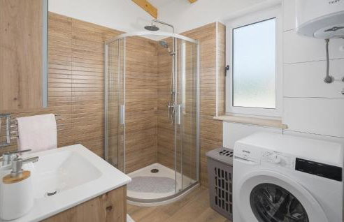 Awesome Home In Malisi With Kitchen - Photo 29