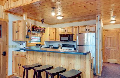 Lakefront Presque Isle Cabin with Private Dock - Foto 6