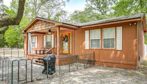 Charming Retreat on 20 Acres with Private Lake! - Foto 2