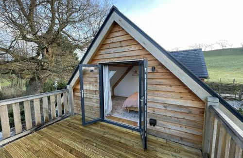 Upper Gelli Luxury Holiday Lodge, Converted Dairy & Cosy Shepherds Huts - Photo 7