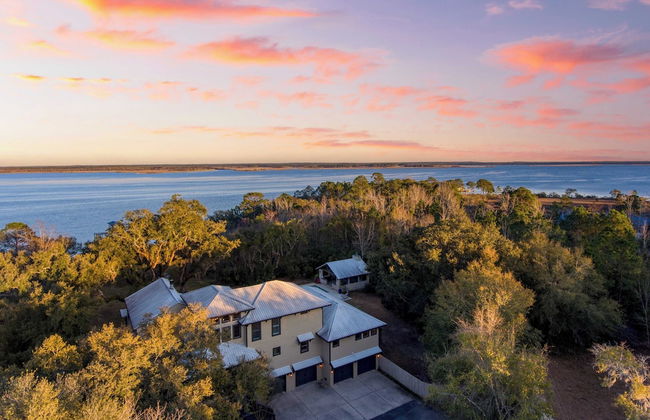 Blackwater Bay Hideaway by Avantstay Waterfront, Pool, Dock, Hot Tub - Photo 50