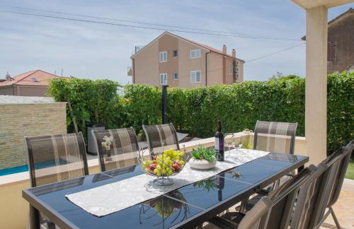 Villa Barbara-Kastela with heated pool - Foto 11