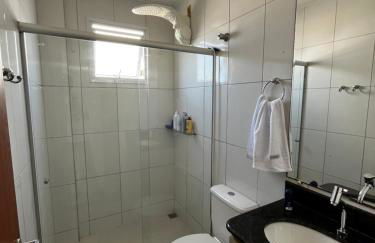 Apartamento completo a 2 min à pé da praia - Foto 6