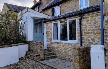 The Old Post Office Spacious 3-Bed Cottage in North Perrott - Photo 37