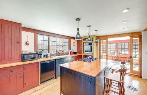 Charming Lovell Farmhouse - 17 Acres with Mtn Views! - Foto 9