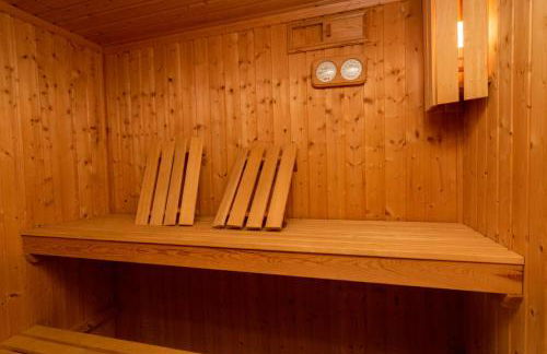 Retreat Villa, Full Amenities, up to 40ppl - Photo 16