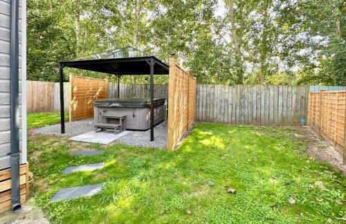 The Birches with Hot Tub - Foto 19