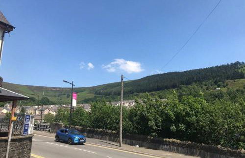 Tranquil Welsh Mountain Gem, Abertillery, Wales - Foto 65